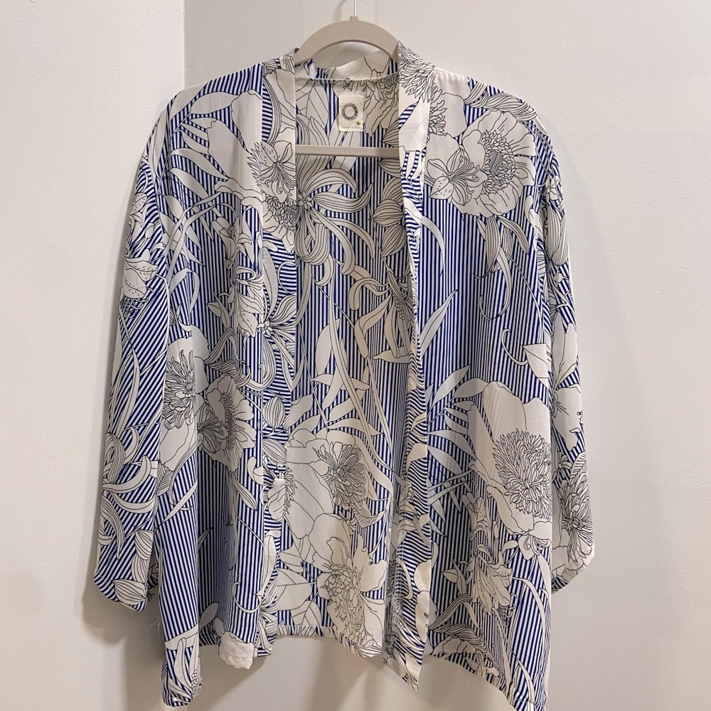 Women’s Akemi & Kin kimono.